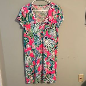 Lilly Pulitzer Etta V-Neck Dress in size medium. Dress is new with tags.